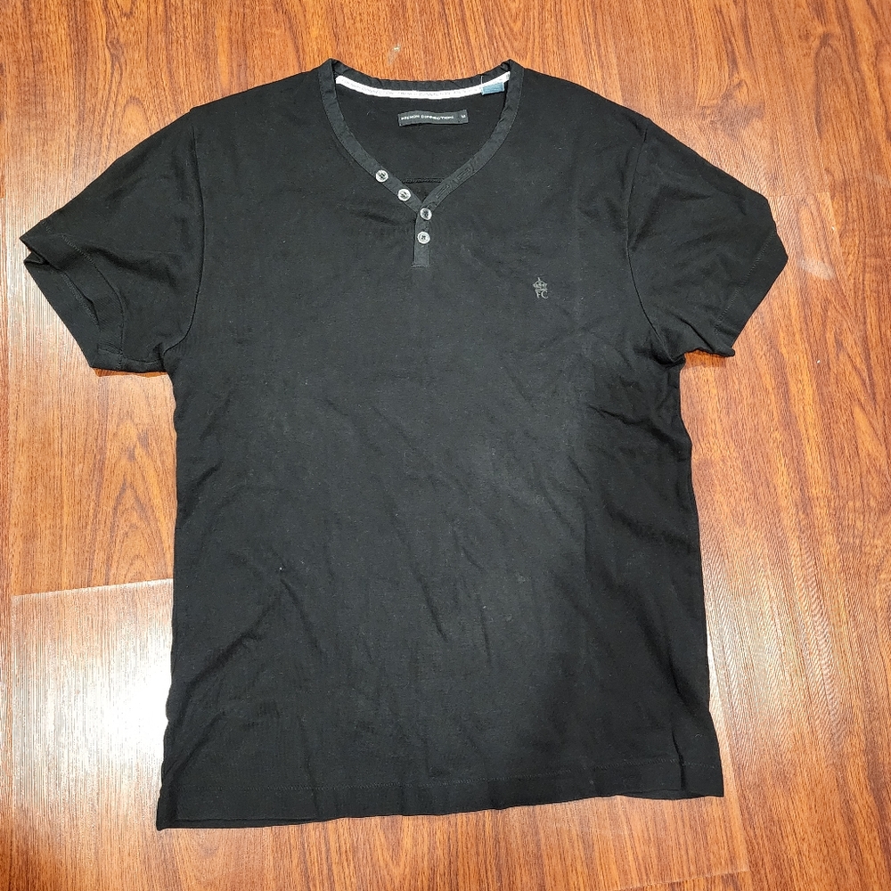 V-neck Shirt Medium